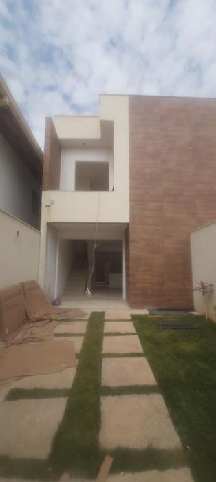Casa Geminada - Venda - Sapucaia II - Contagem - MG